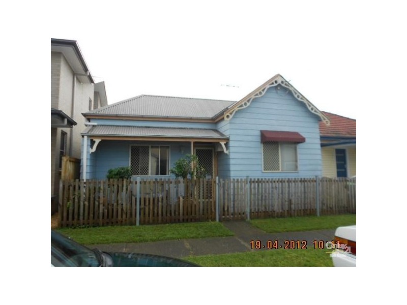 6 Gulliver Street, Hamilton NSW 2303