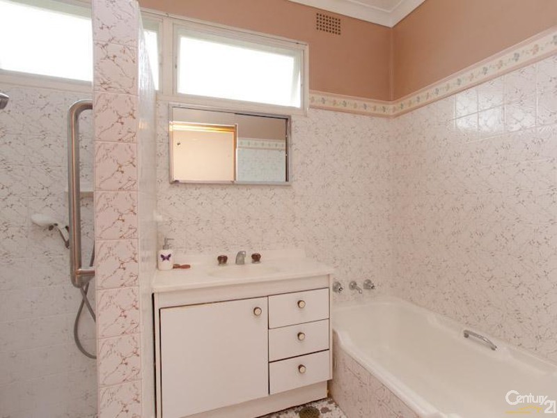 16 Madison Drive, Adamstown Heights NSW 2289