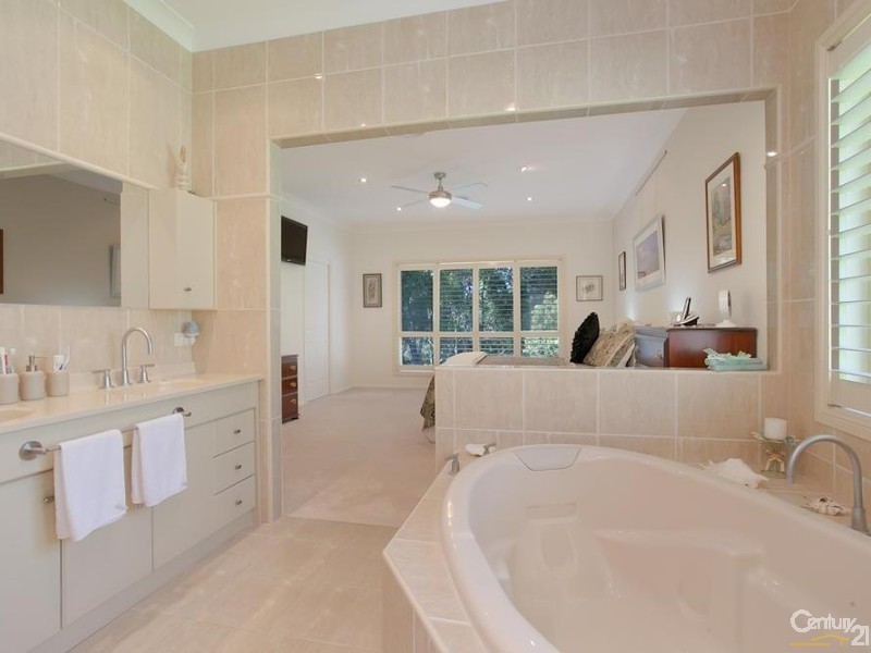 29 Seafarer Close, Belmont NSW 2280