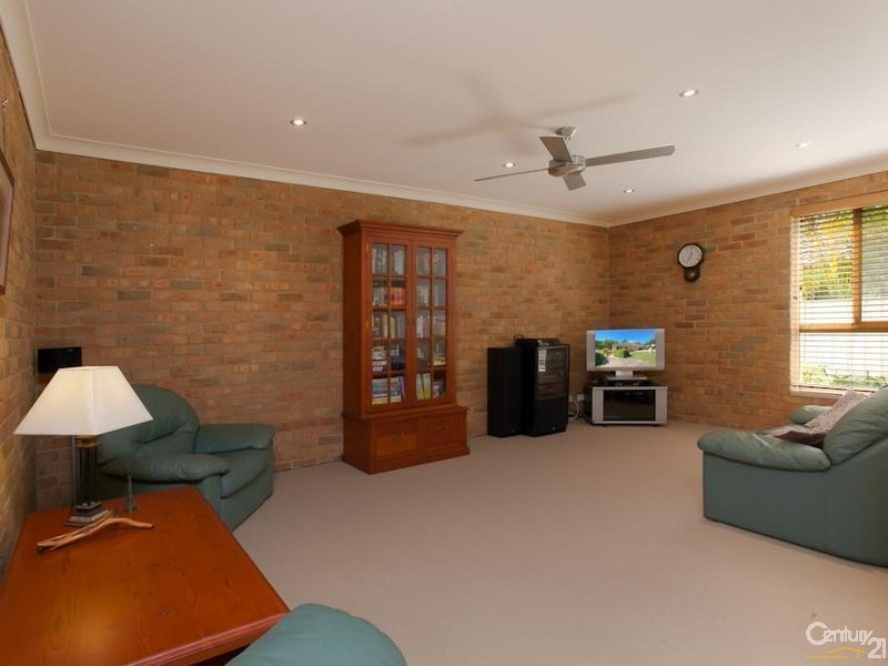 29 Seafarer Close, Belmont NSW 2280