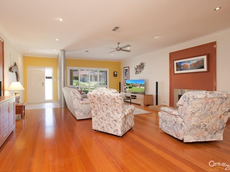29 Seafarer Close, Belmont NSW 2280
