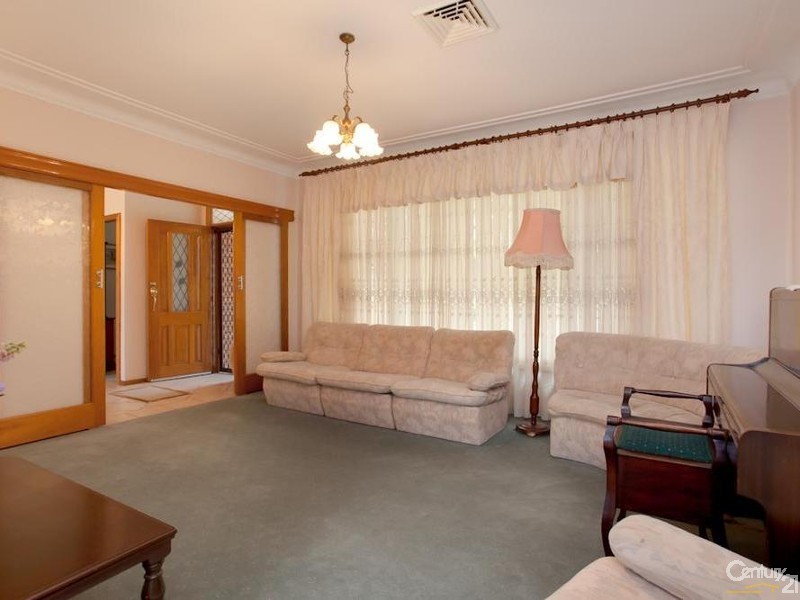 12 Bender Parade, Kotara NSW 2289