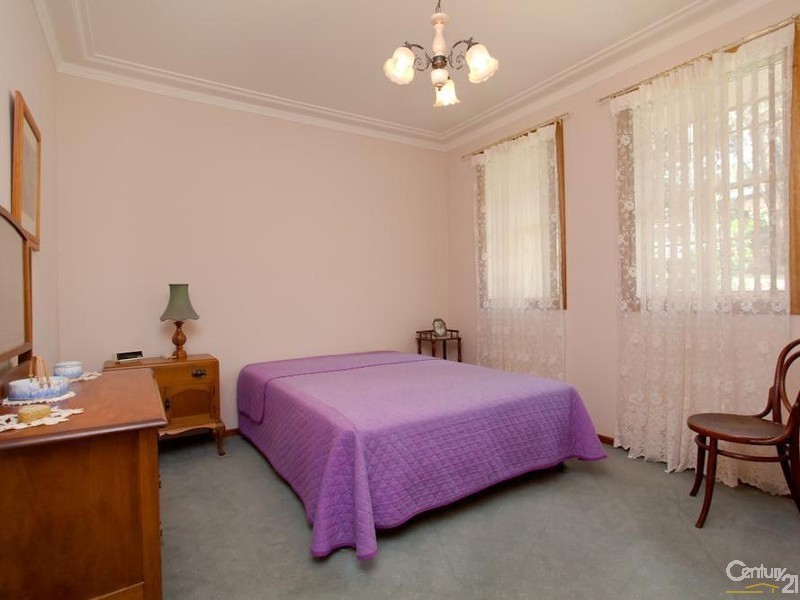 12 Bender Parade, Kotara NSW 2289