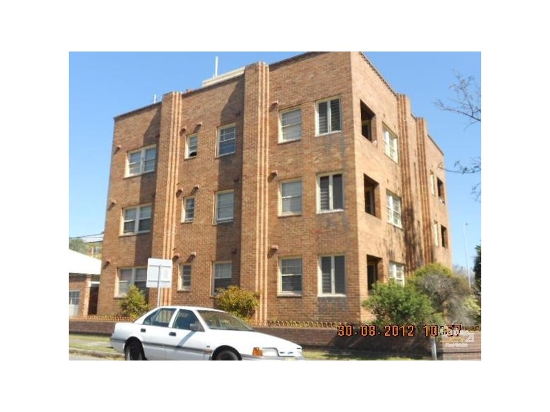 2/127 Tudor Street, Hamilton NSW 2303