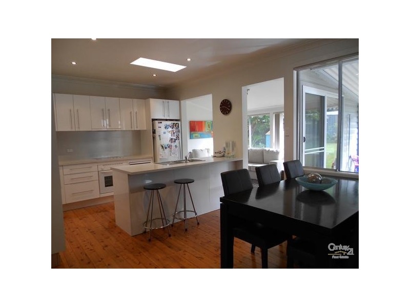 5 Julie Avenue, Warners Bay NSW 2282