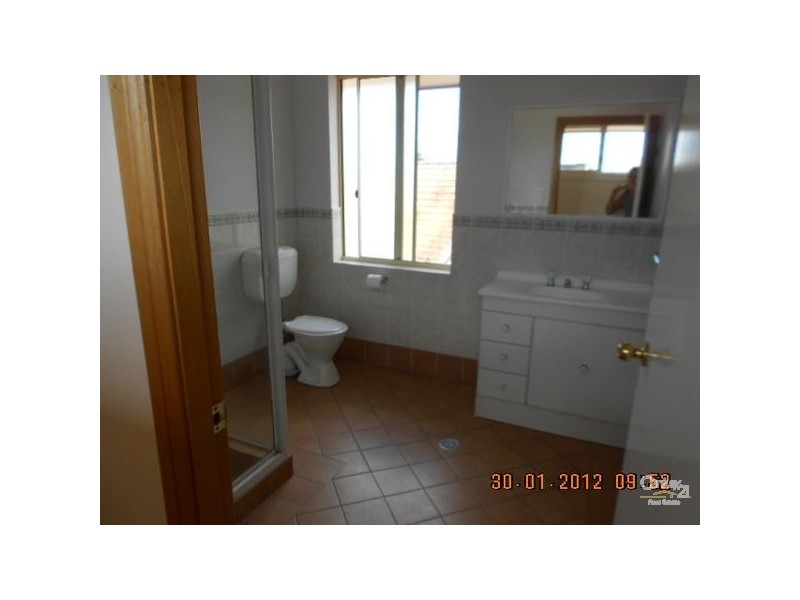 2/169 Brunker Road, Adamstown NSW 2289