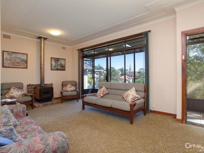 69 Carolyn Street, Adamstown Heights NSW 2289
