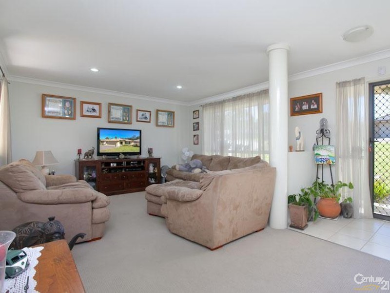 8 Martens Avenue, Raymond Terrace NSW 2324