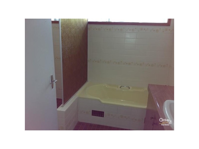 4/4 Clara Street, Belmont South NSW 2280