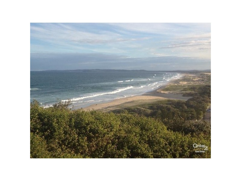 13 High Street, Redhead NSW 2290