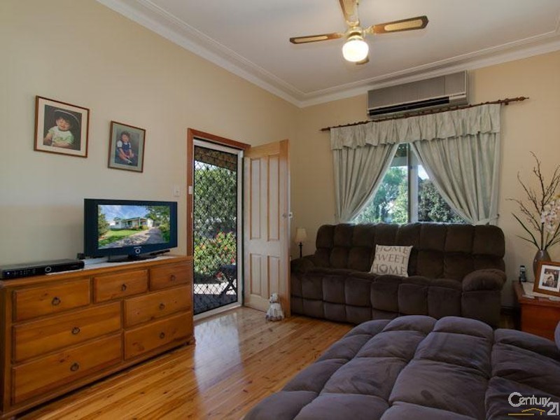 9 Fourth Street, Cardiff South NSW 2285