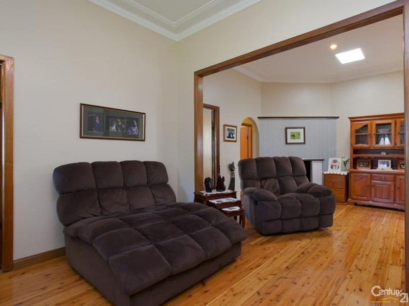 9 Fourth Street, Cardiff South NSW 2285