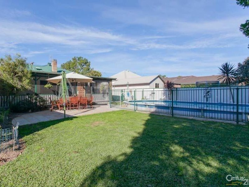 9 Fourth Street, Cardiff South NSW 2285