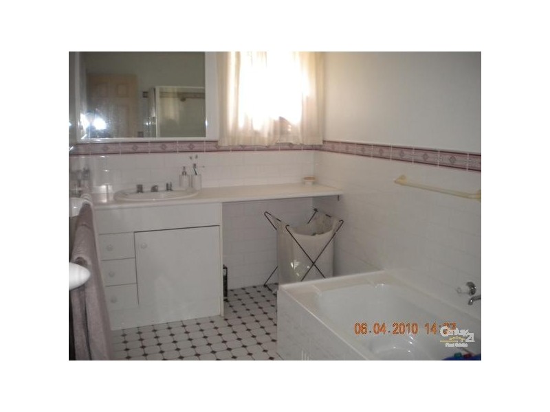 1/24 Queen Street, Warners Bay NSW 2282