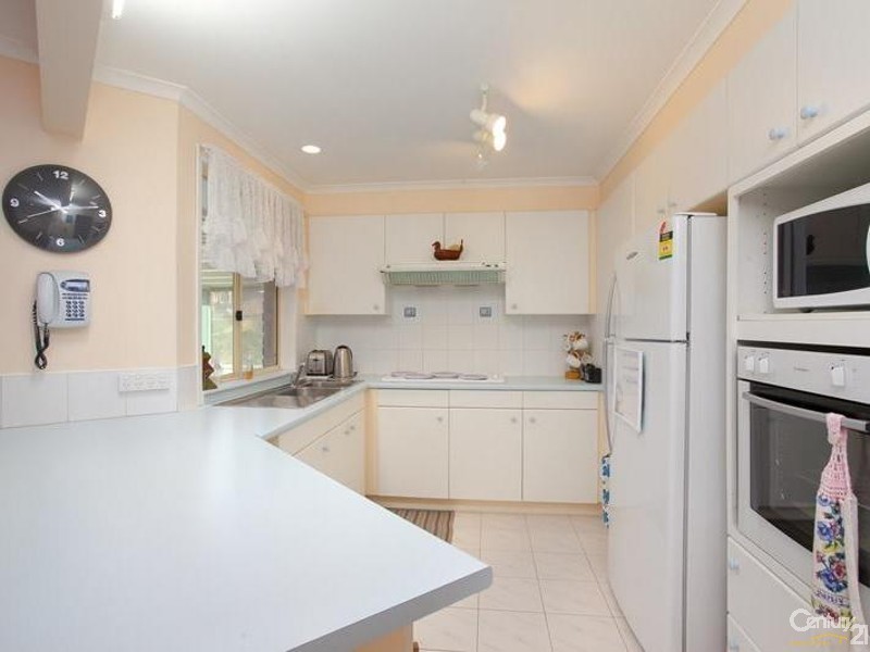 2 Curlew Close, Mount Hutton NSW 2290