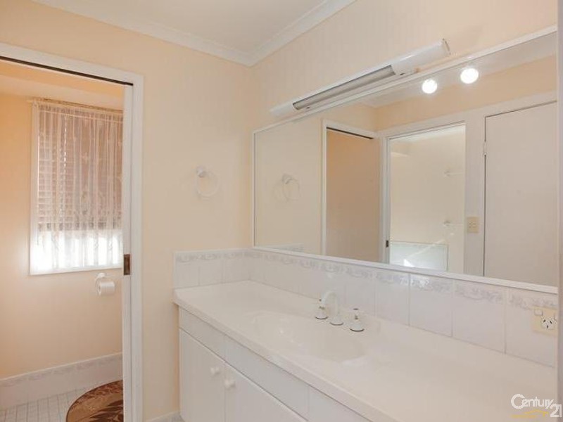 2 Curlew Close, Mount Hutton NSW 2290