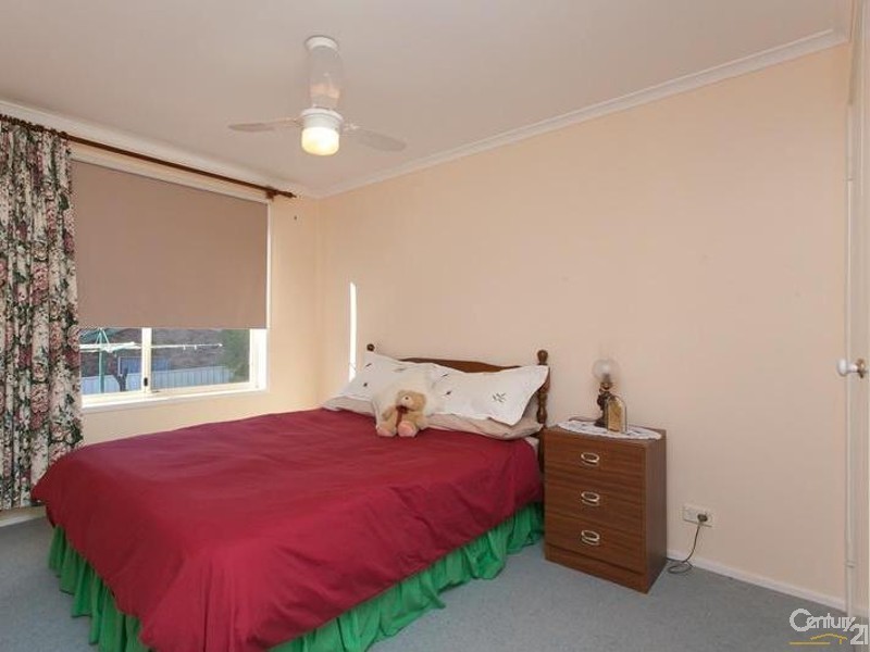 2 Curlew Close, Mount Hutton NSW 2290