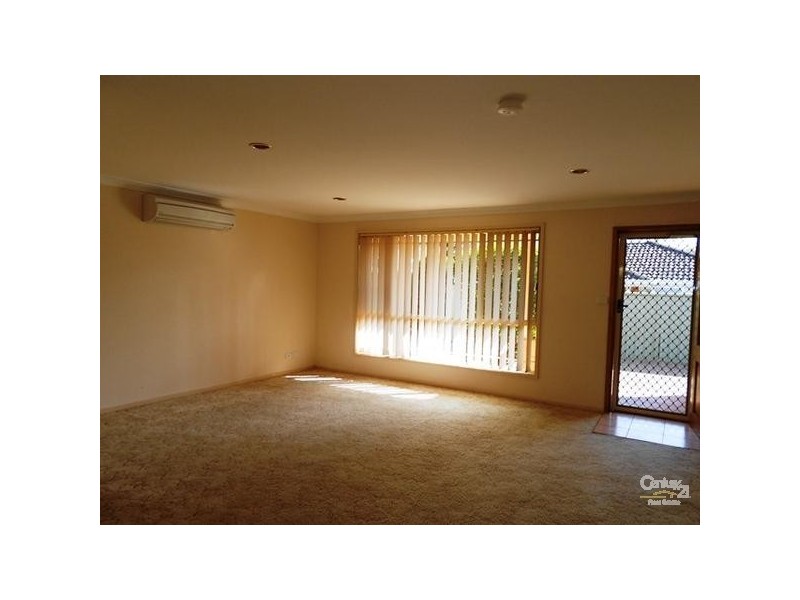 2/55 Berringar Road, Valentine NSW 2280