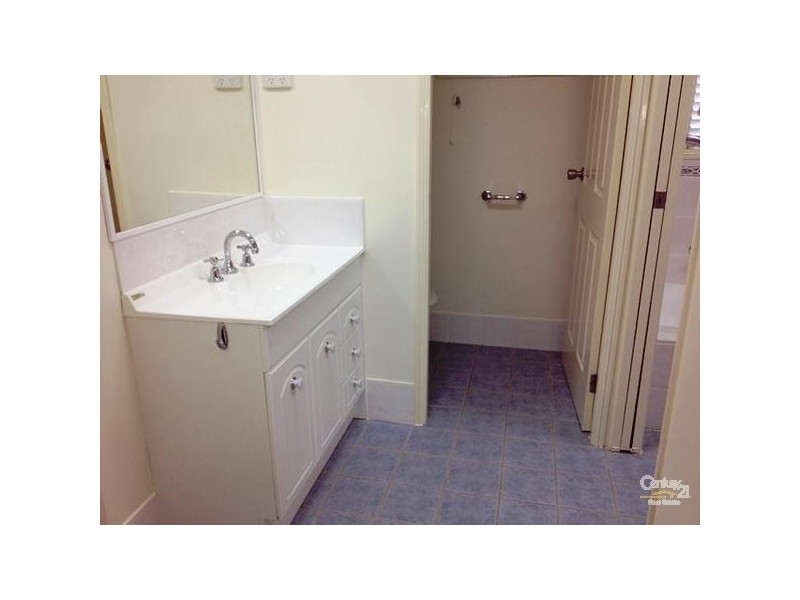 8 Matelot Place, Belmont NSW 2280