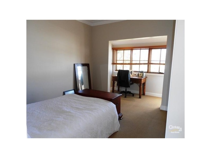 4 Cleary Street, Hamilton NSW 2303