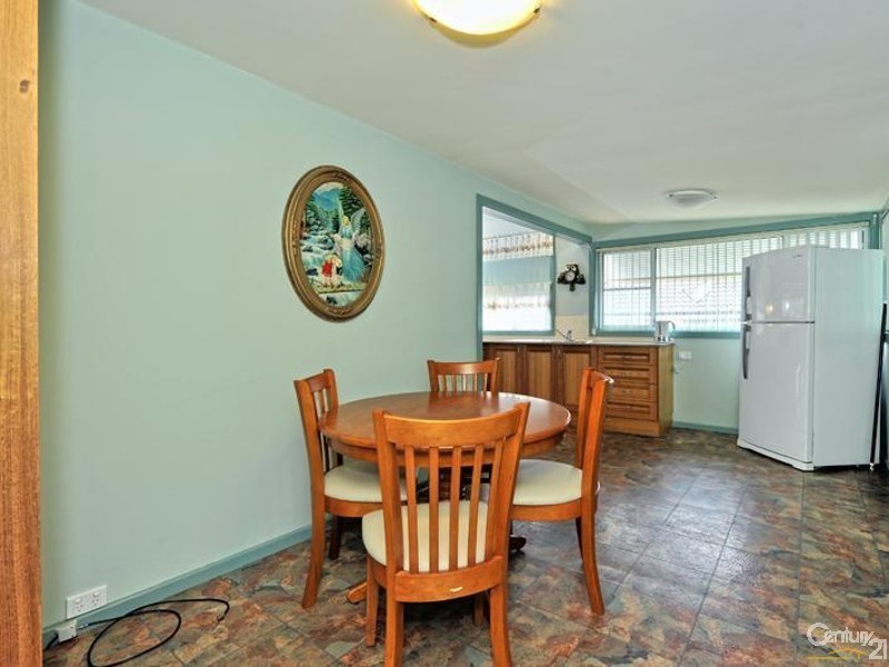 8 Cowmeadow Road, Mount Hutton NSW 2290