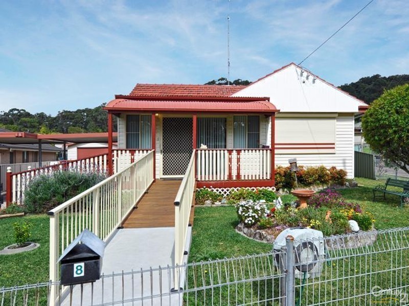 8 Cowmeadow Road, Mount Hutton NSW 2290