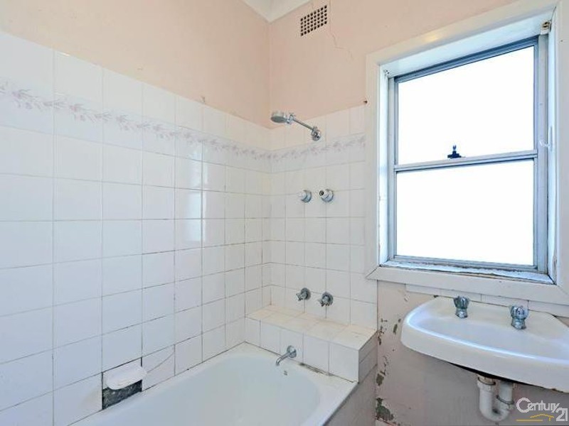 3 Barrie Crescent, Stockton NSW 2295