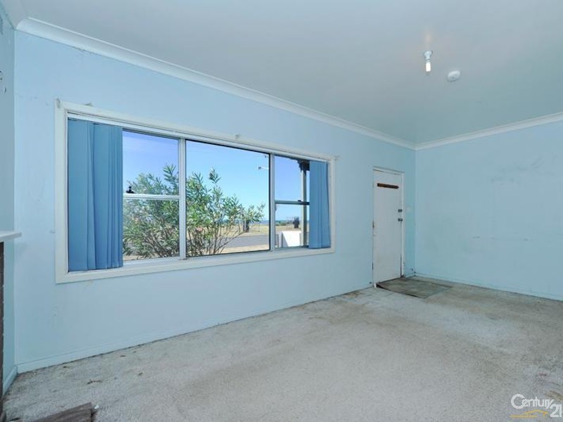 3 Barrie Crescent, Stockton NSW 2295