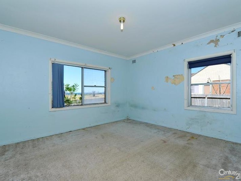 3 Barrie Crescent, Stockton NSW 2295