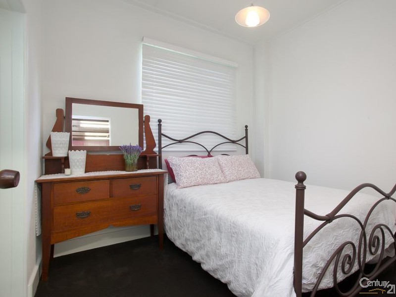 30 Kalora Crescent, Charlestown NSW 2290