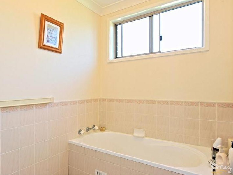 5 Palm Court, Warners Bay NSW 2282