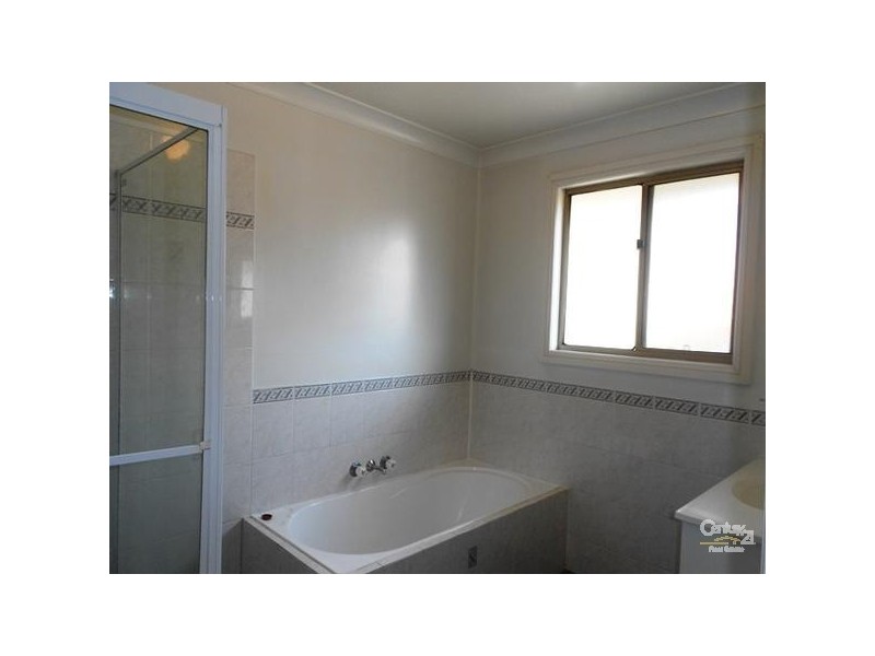 4/11 Floribunda Close, Warabrook NSW 2304