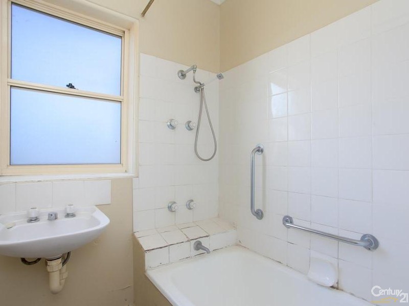 4 Stone Street, Stockton NSW 2295