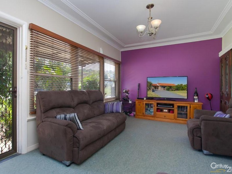 22 Oxford Street, Gateshead NSW 2290