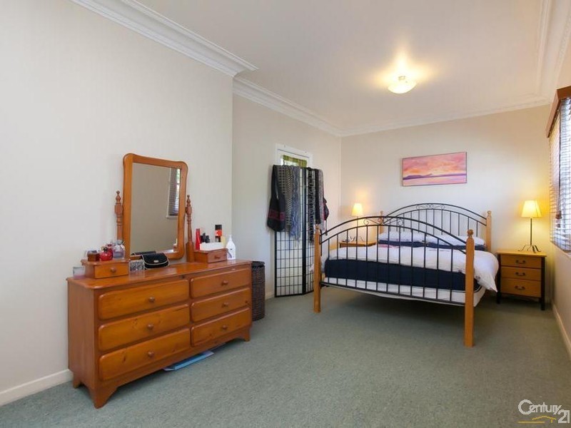 22 Oxford Street, Gateshead NSW 2290