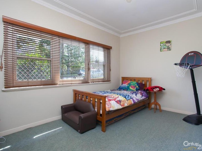 22 Oxford Street, Gateshead NSW 2290