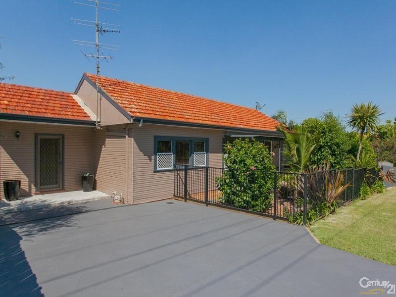 22 Oxford Street, Gateshead NSW 2290