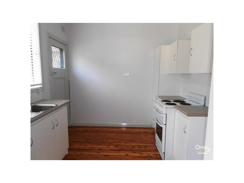 42 Beath Crescent, Kahibah NSW 2290