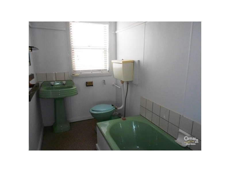 42 Beath Crescent, Kahibah NSW 2290