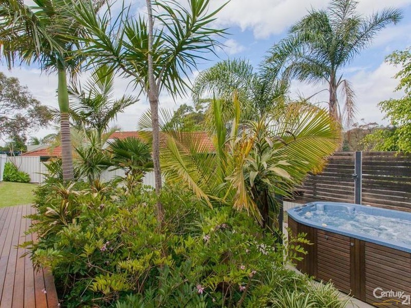 1 Parakeet Close, Tingira Heights NSW 2290