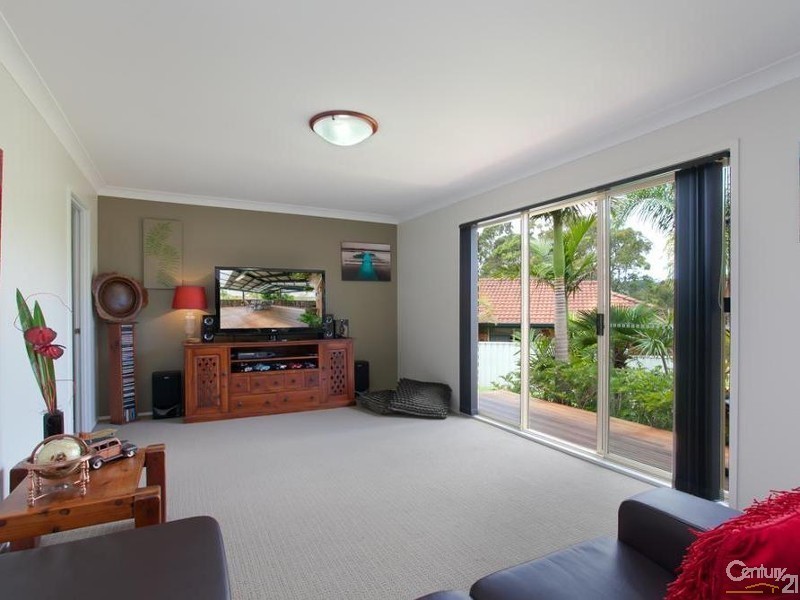 1 Parakeet Close, Tingira Heights NSW 2290