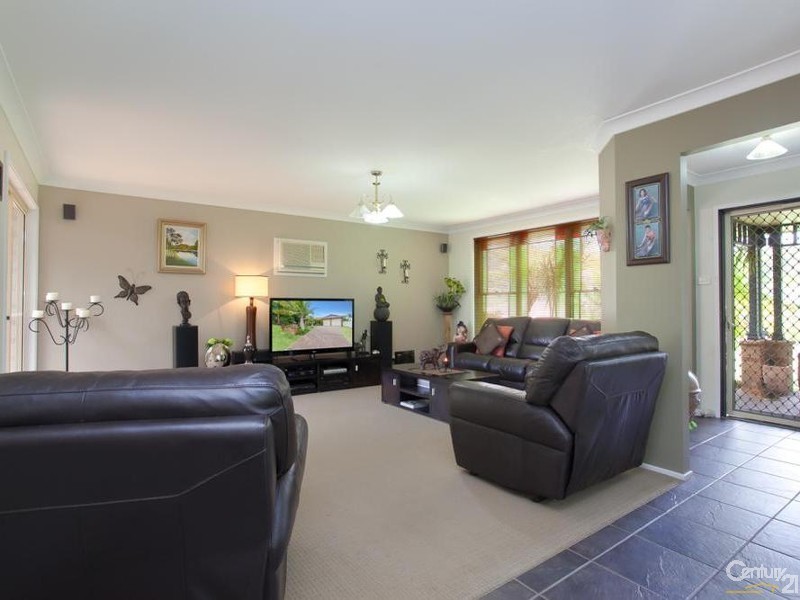 1 Parakeet Close, Tingira Heights NSW 2290