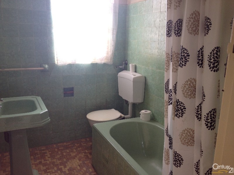 2/127 Tudor Street, Hamilton NSW 2303