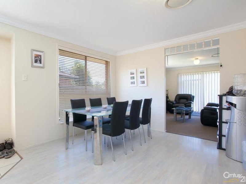 19 Blue Gum Court, Mount Hutton NSW 2290