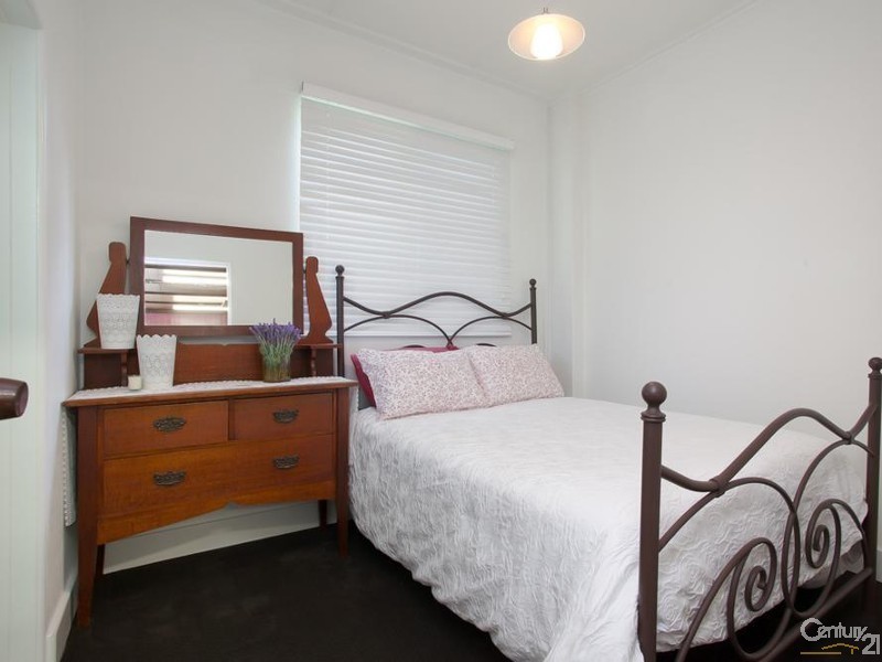 30 Kalora Crescent, Charlestown NSW 2290