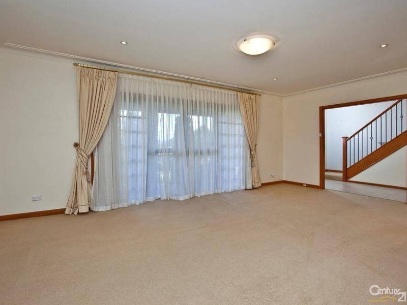 11 Rothbury Street, Eleebana NSW 2282