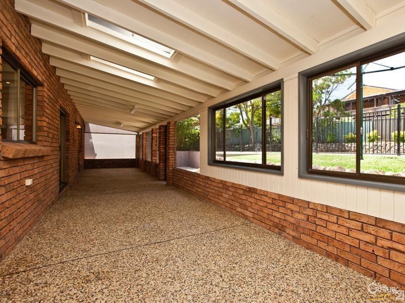 11 Rothbury Street, Eleebana NSW 2282