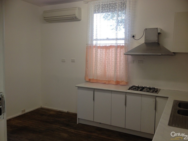 13 Oxford Street, Gateshead NSW 2290