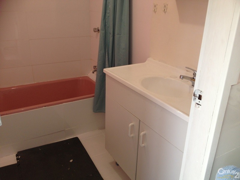 13 Oxford Street, Gateshead NSW 2290