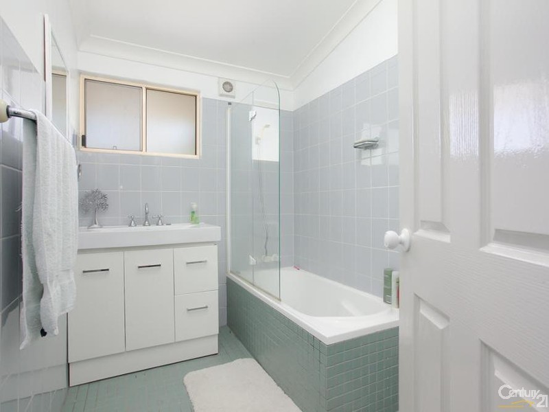 1/3 Curlew Close, Mount Hutton NSW 2290